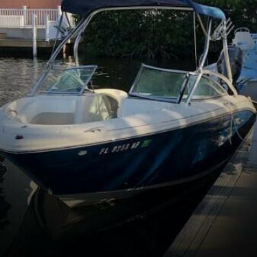 2006 Sea Ray 220 select