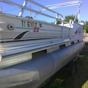 2002 Sun Tracker party barge, regency series