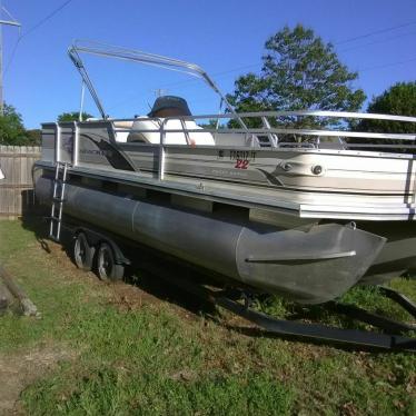 2002 Sun Tracker party barge, regency series