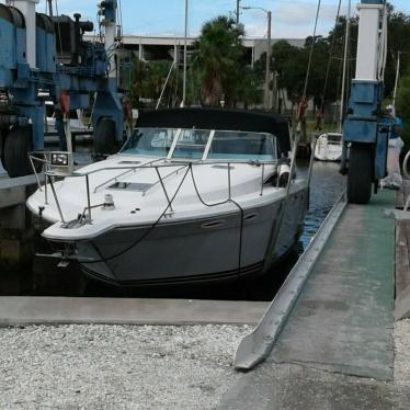 1990 Sea Ray 350 express cruser