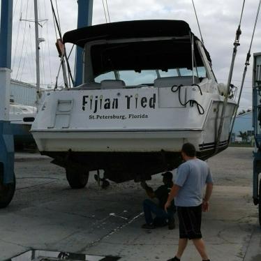 1990 Sea Ray 350 express cruser