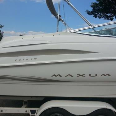 2000 Maxum 2300sr