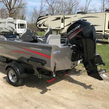 2015 Crestliner 1750 fish hawk