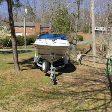 2000 Sea Ray 215 express cruiser