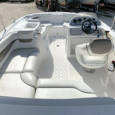 2013 Hurricane sundeck sport 203