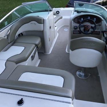 2006 Sea Ray sundeck 200