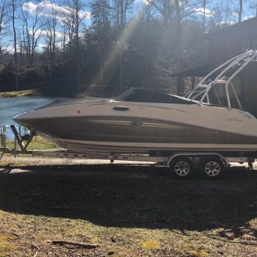 2009 Sea Ray sundeck 260