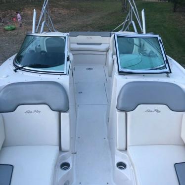 2009 Sea Ray sundeck 260