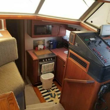 1987 Bayliner 38