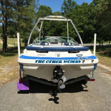 2011 Sea Ray 205 sport