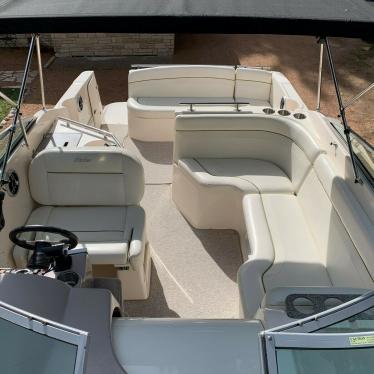 2004 Rinker 270 fiesta vee