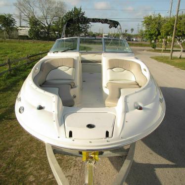 2004 Sea Ray sundeck 240