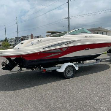 2004 Sea Ray 220 sundeck