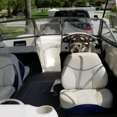 2004 Bayliner 175