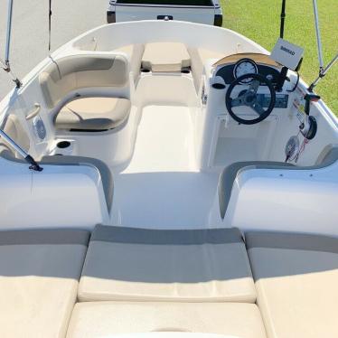 2017 Bayliner element e16