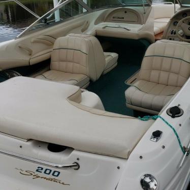 1995 Sea Ray signature 200