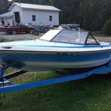 1983 Malibu ski boat