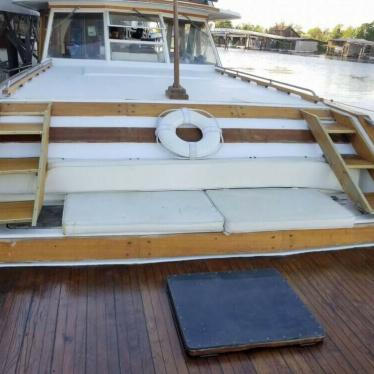 1972 Trojan flush deck motoryacht 42