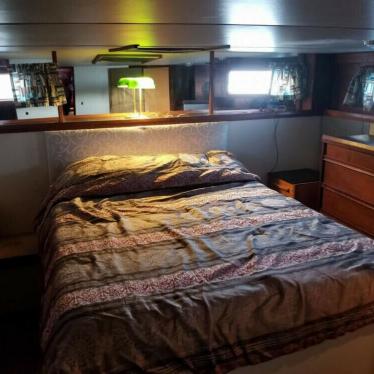 1972 Trojan flush deck motoryacht 42