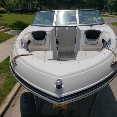 2016 Rinker 196br