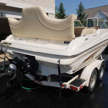 1999 Sea Ray 190 cudde cabin