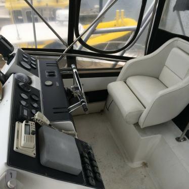 1992 Carver 28 aft cabin