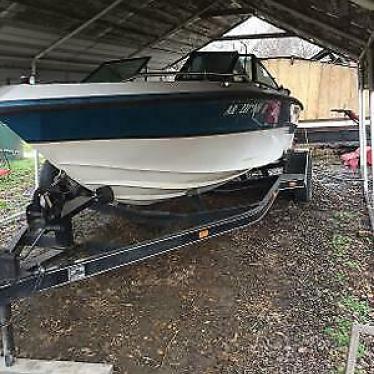 1989 Chaparral ski boat