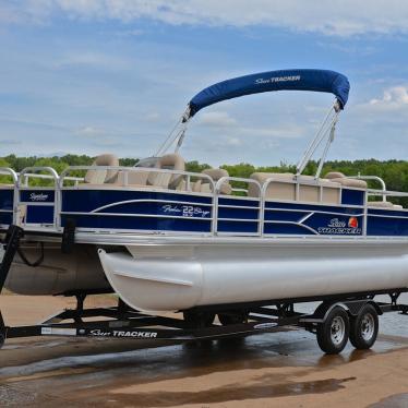 2016 Sun Tracker fishin barge 22 dlx