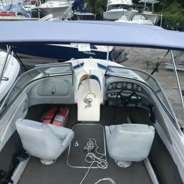 2005 Bayliner 185