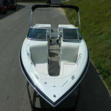 2005 Cobalt 262 br