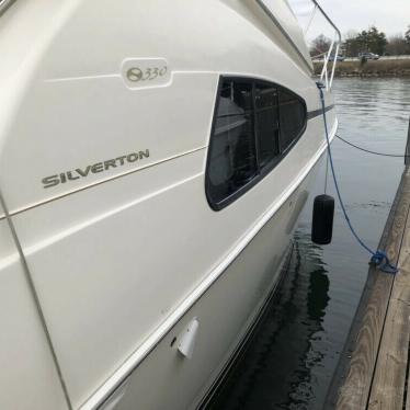 2005 Silverton yacht 330 sport bridge