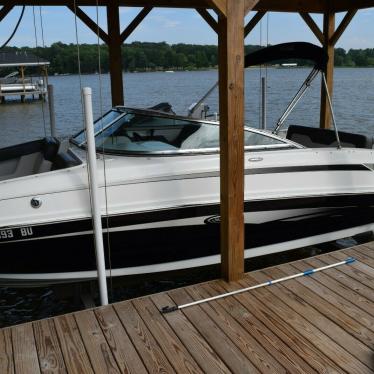 2011 Sea Ray 240 sundeck