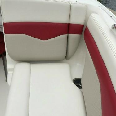 2012 Chaparral 226 ssi widetech bowrider