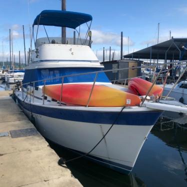 1983 Bayliner 3270