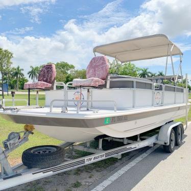 1996 Hurricane fun deck 226 pit fish