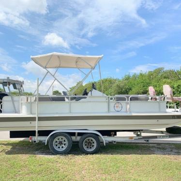 1996 Hurricane fun deck 226 pit fish