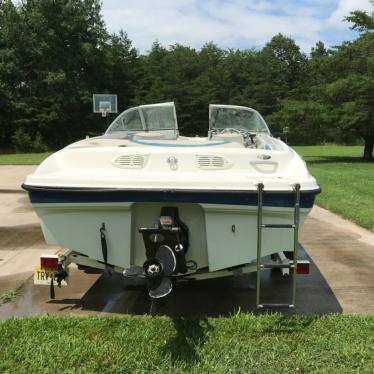 2006 Bayliner front bow