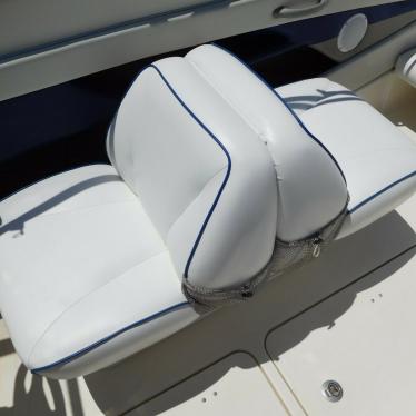 2006 Bayliner 192 cuddy cabin