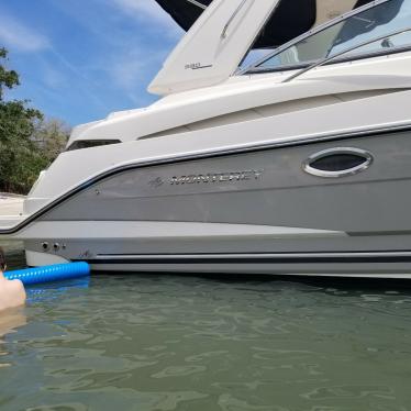 2008 Monterey 330 sport yacht