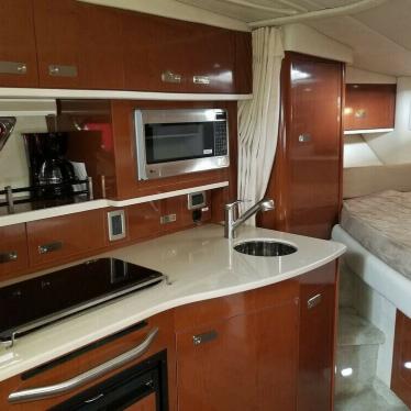 2011 Sea Ray 330 sundancer