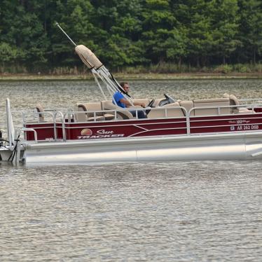 2018 Sun Tracker fishin barge 20 dlx