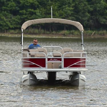 2018 Sun Tracker fishin barge 20 dlx