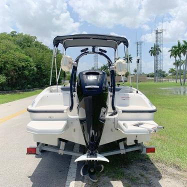 2018 Bayliner e18