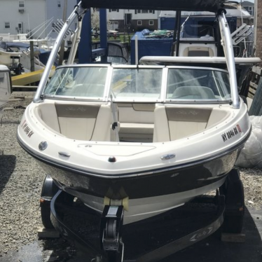 2012 Sea Ray slx