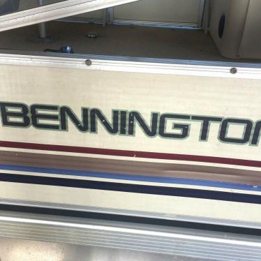 2000 Bennington 200s