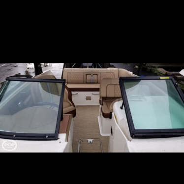 2017 Sea Ray sundeck 240