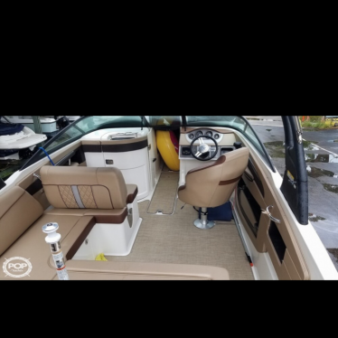 2017 Sea Ray sundeck 240