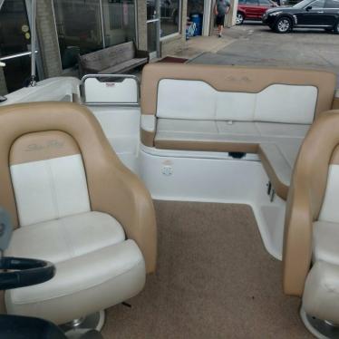 2011 Sea Ray sundeck 210