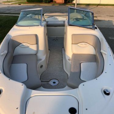 2004 Sea Ray 200 sundeck