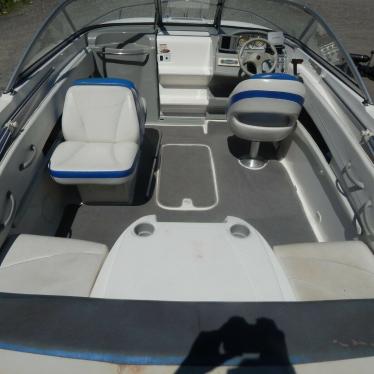 2006 Bayliner 212